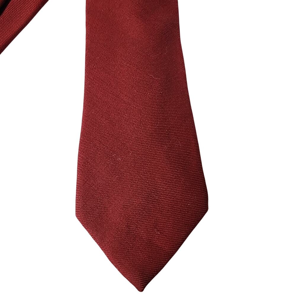 Vintage Neiman Marcus Tie Mens Necktie 100% Wool Made In USA Solid Maroon Skinny